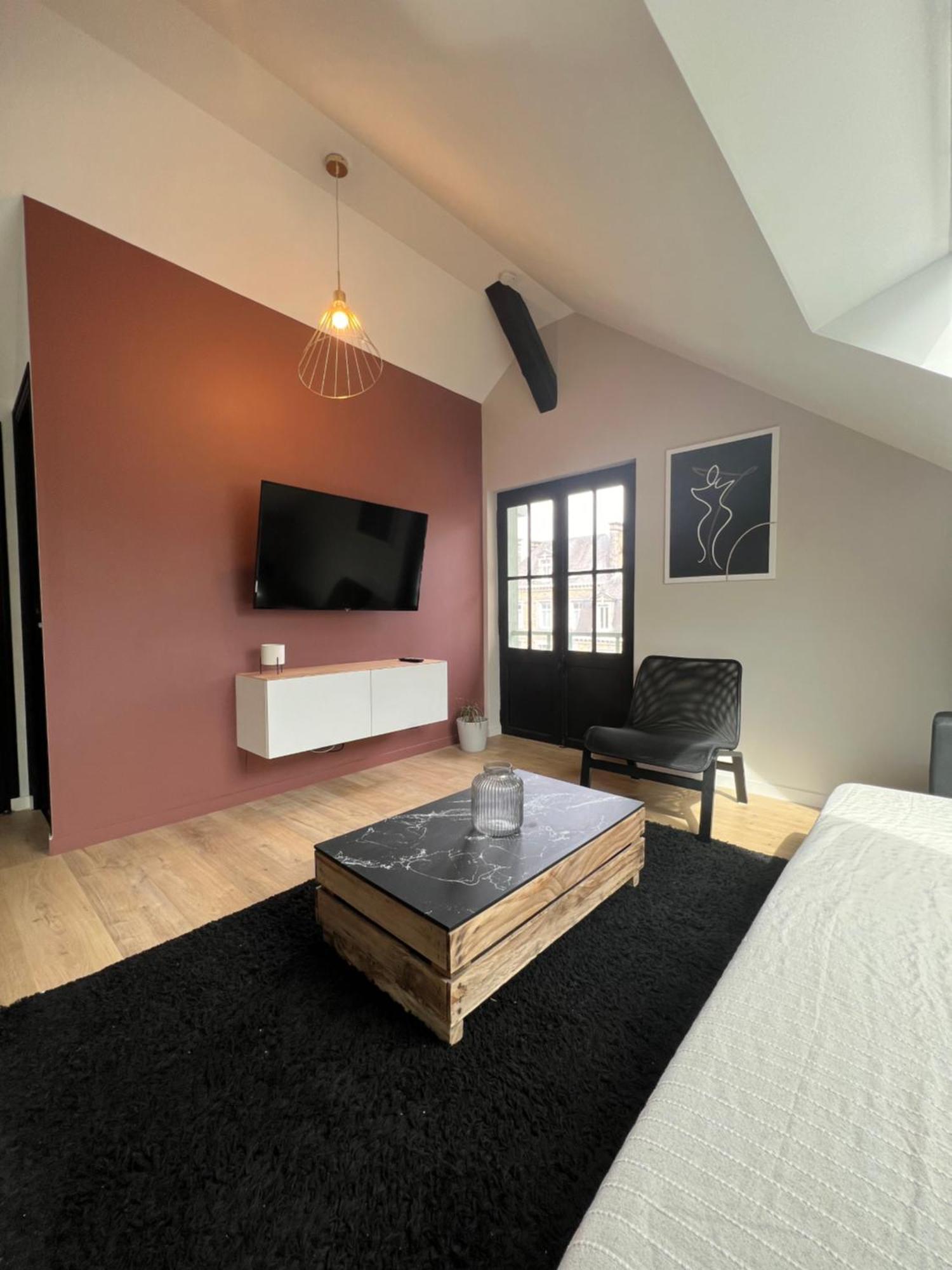 Appartement Spacieux Et Lumineux Proche Du Centre Historique Dol-de-Bretagne Eksteriør billede